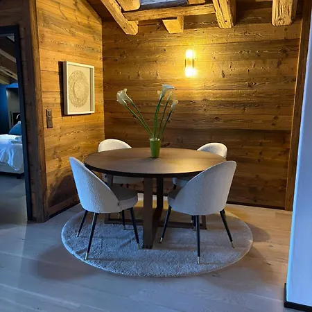 Les Elans Apartment