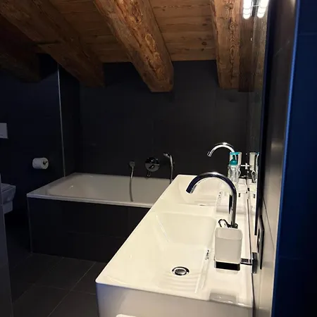 Les Elans Apartment
